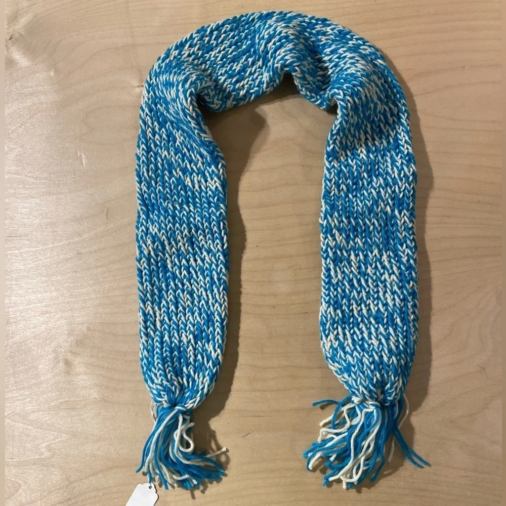 Blue and White Knit Scarf (OT)